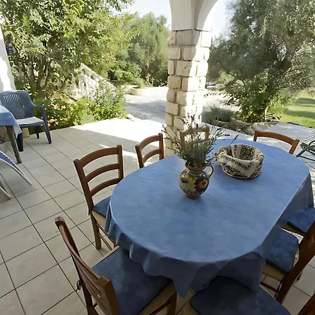 Holiday home Zur Erholung Am Insel Cres, Losinj, Istrien + 2000qm Garten & Meerblick!