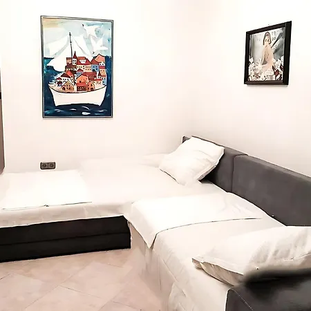 Zur Erholung Am Insel Cres, Losinj, Istrien + 2000qm Garten & Meerblick! Holiday home