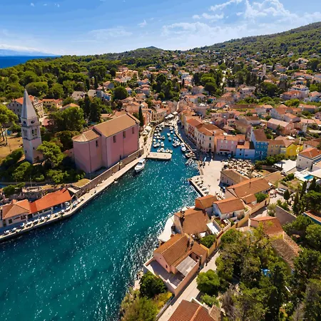 Karolina Grosses Meerblick 2000qm Garten Familien Gruppen Insel Losinj Tatil Evi Nerezine
