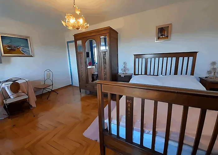 Karolina Grosses Meerblick 2000qm Garten Familien Gruppen Insel Losinj Tatil Evi Nerezine